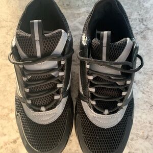 Dior B22